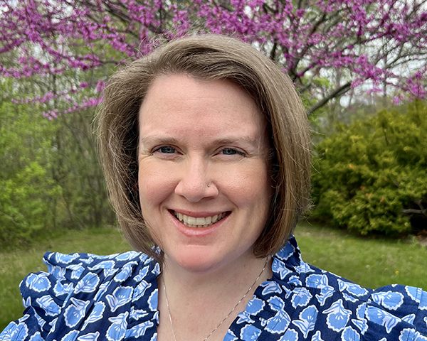 Headshot of Rebecca Meuninck